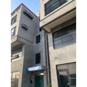 스물셋 (2층 캐비넷 앞)